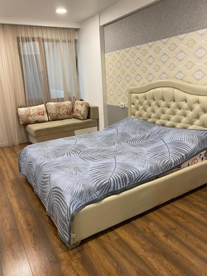 Просторная Двухкомнатная Квартира Жк Бакытты Омир Almaty Eksteriør billede